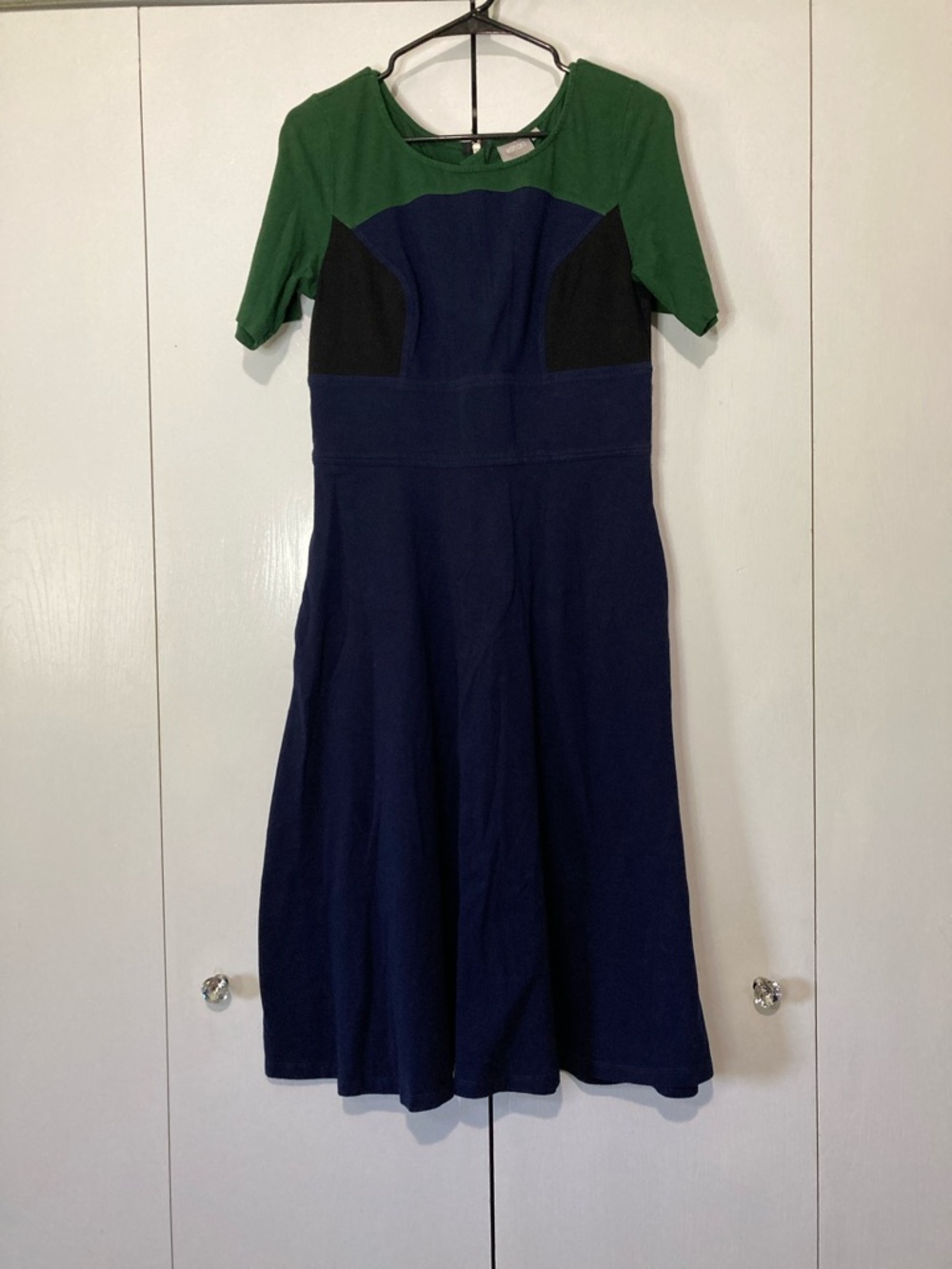 Medium Kidcore Green Navy Color-blocked Knit Fit-n-Flare Midi Dress Teacher